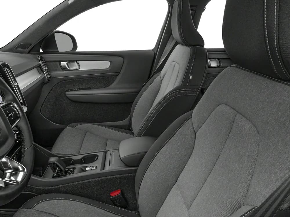 Volvo XC40 2026 2.0T B4 MHEV Core