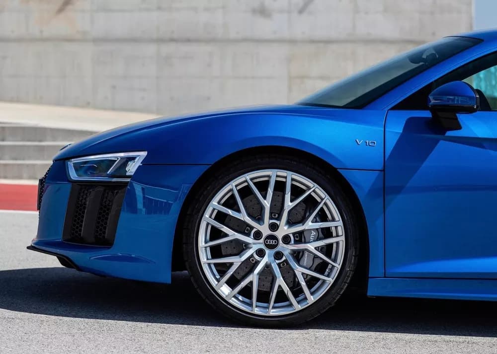 R8 Coupe