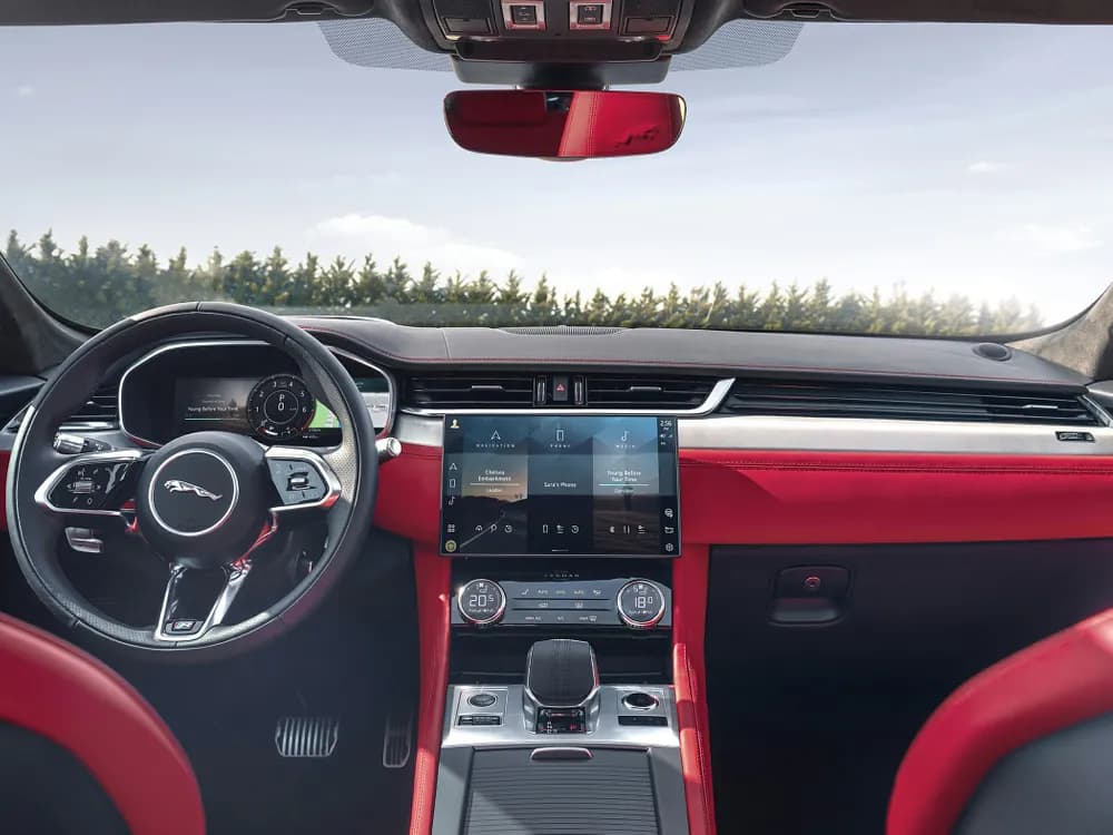Jaguar F-Pace 2021 2.0T S (250 PS)
