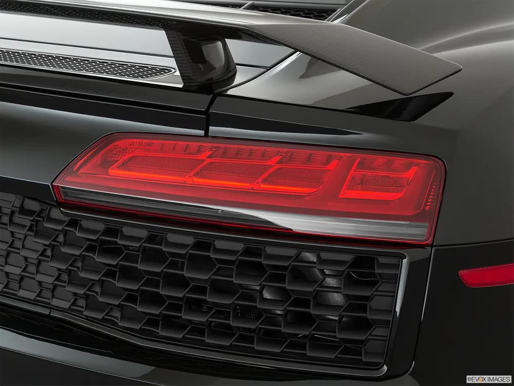 R8 Coupe