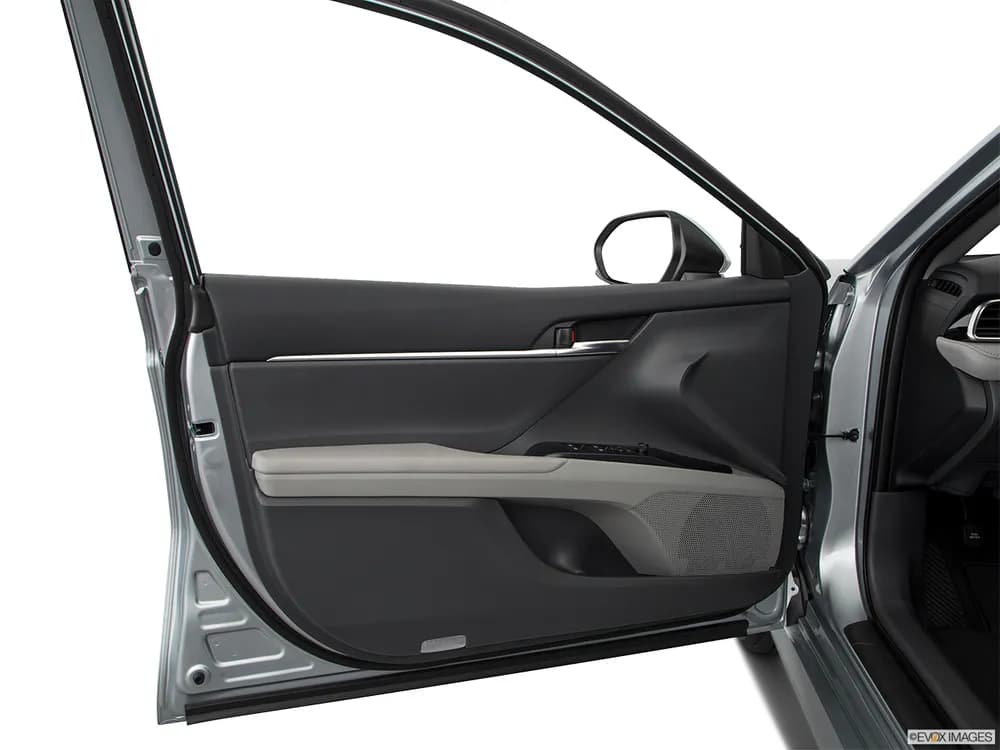 Toyota Camry 2020 2.5L LE (204 HP)