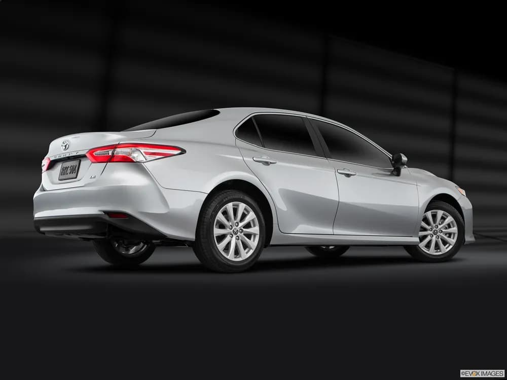 Toyota Camry 2020 2.5L LE (204 HP)