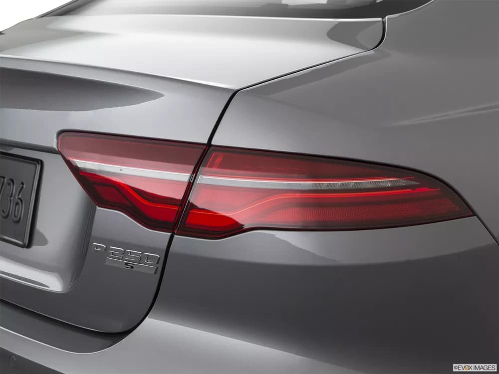 Jaguar XE 2020 2.0T R-Dynamic (250 PS)