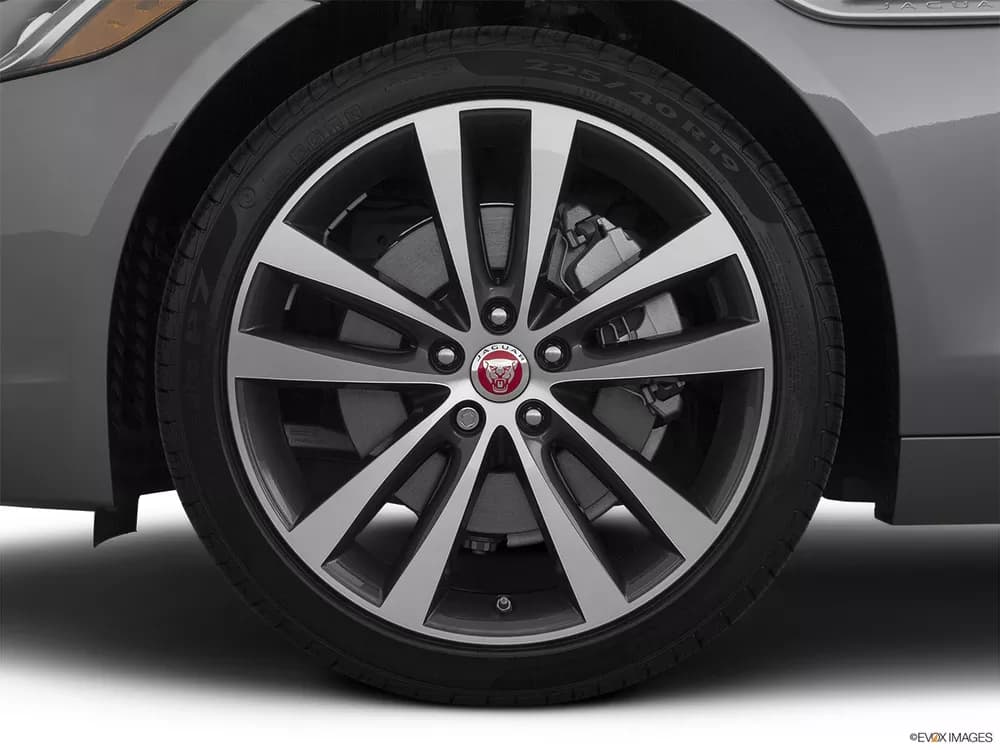 Jaguar XE 2020 2.0T R-Dynamic (250 PS)