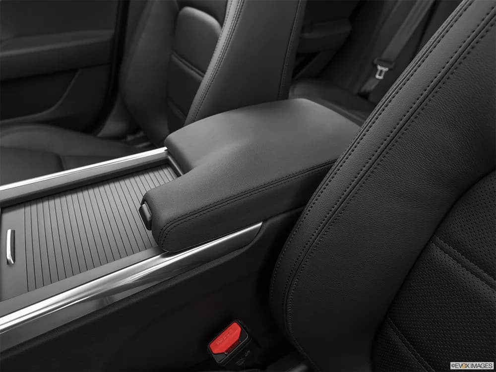Jaguar XE 2020 2.0T R-Dynamic (250 PS)