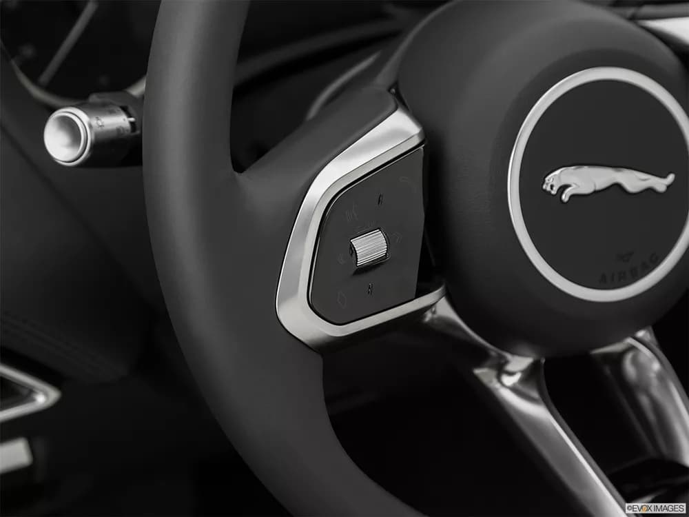 Jaguar XE 2020 2.0T R-Dynamic (250 PS)