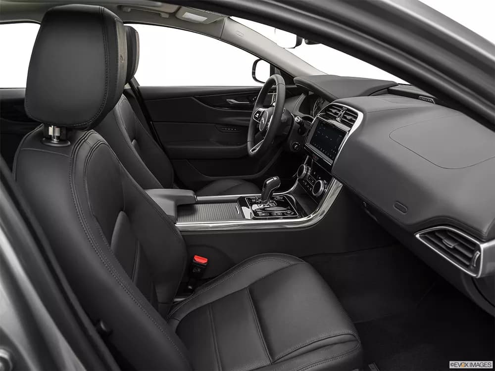 Jaguar XE 2020 2.0T R-Dynamic (250 PS)