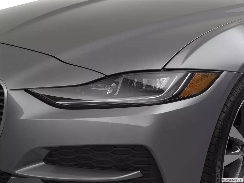 Jaguar XE 2020 2.0T R-Dynamic (250 PS)