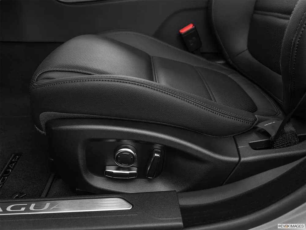 Jaguar XE 2020 2.0T R-Dynamic (250 PS)