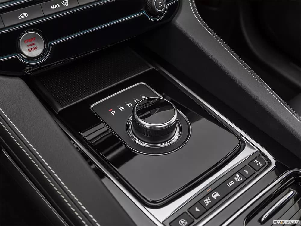 Jaguar F-Pace 2020 2.0T Pure (250 PS)