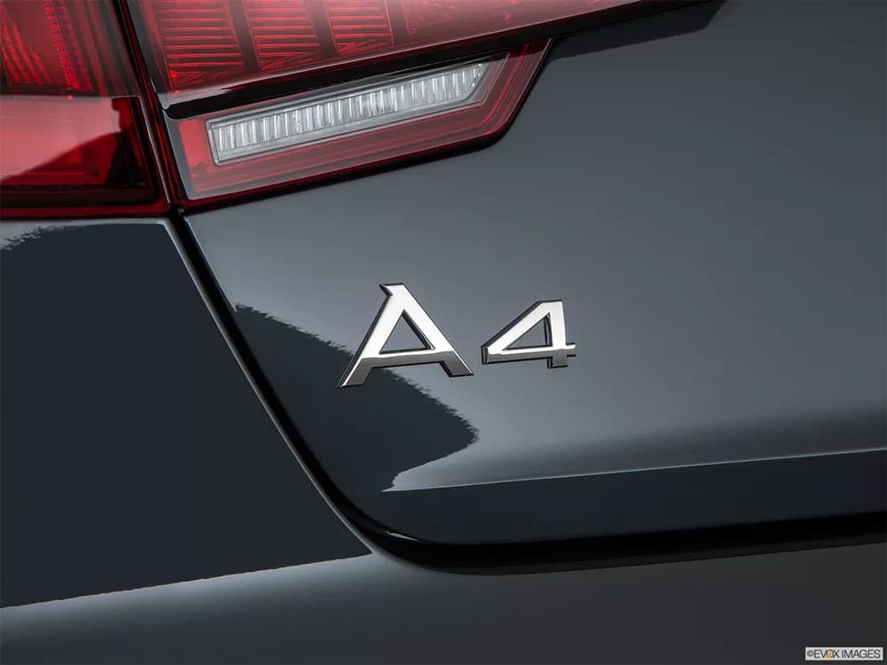 Audi A4 2018 45 TFSI quattro Design (252 HP)