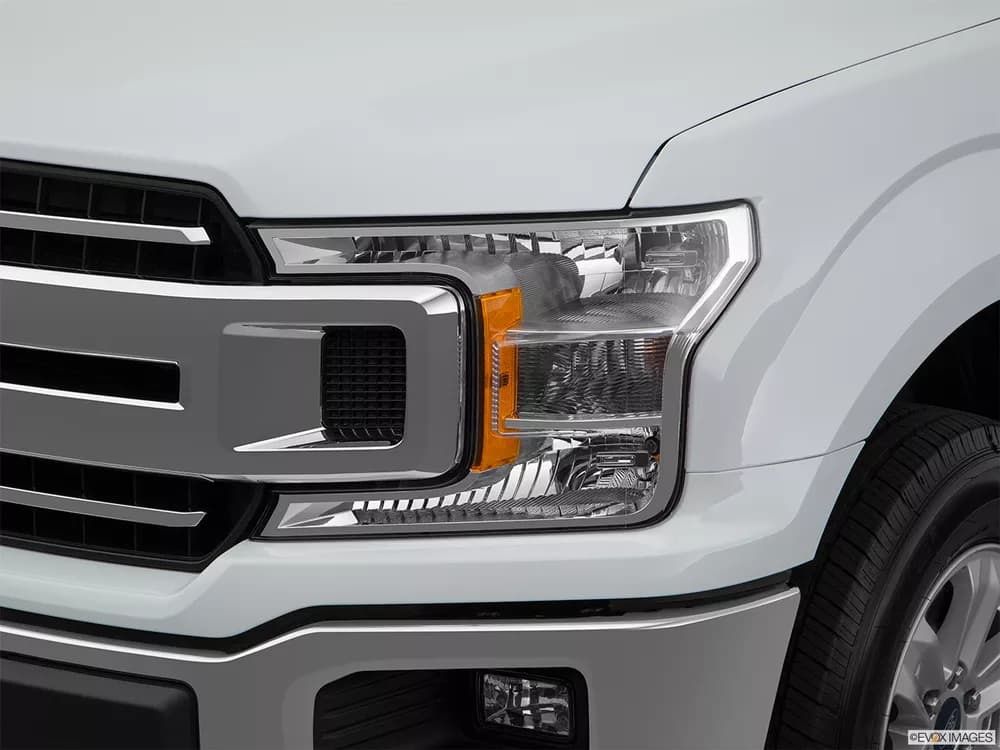 Ford F-150 2018 5.0L Crew Cab XLT (Chrome Pack)