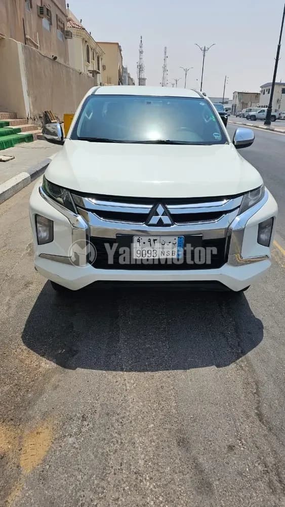 Used Mitsubishi Pickup 2020