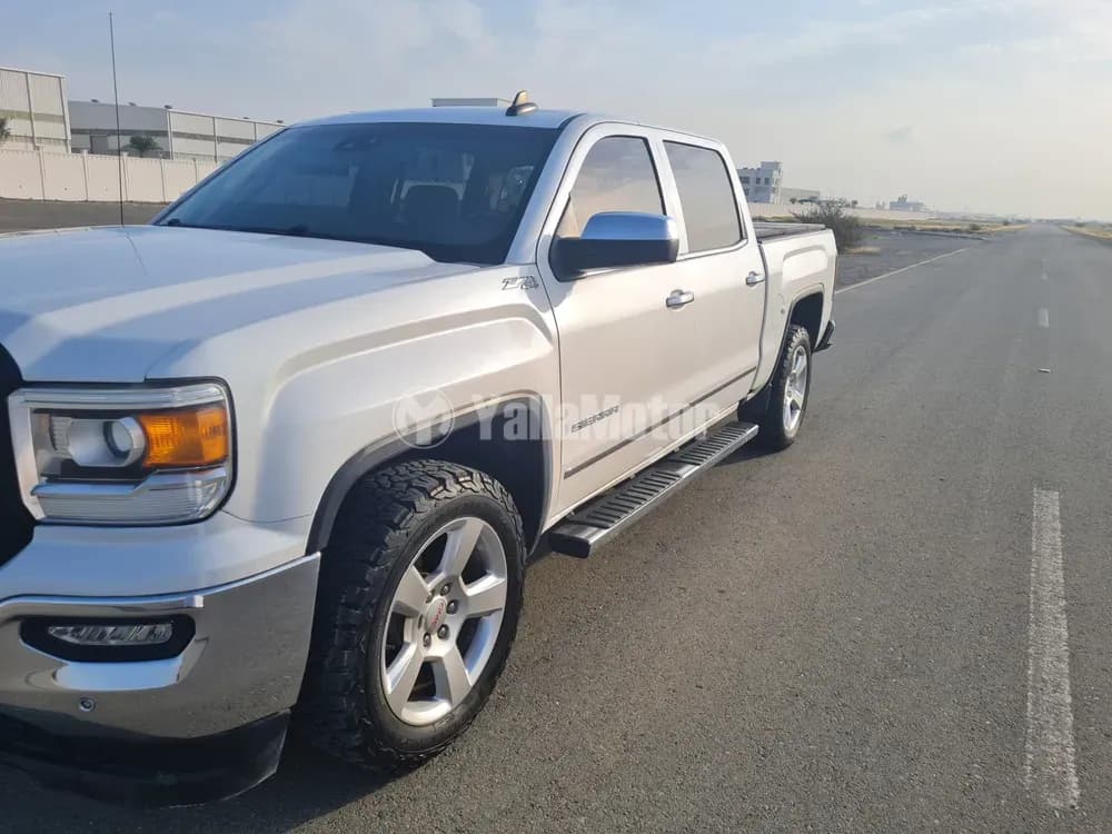 جي إم سي سييرا 5.3L V8 SLE Crew Cab AWD 2018 مستعملة