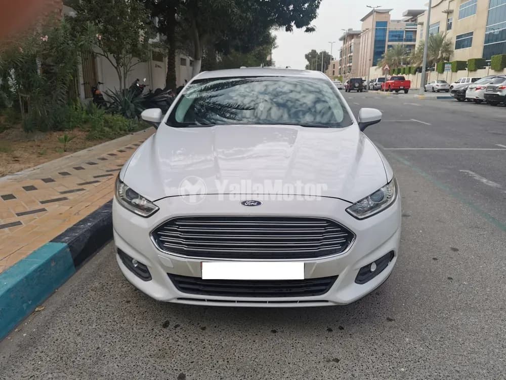 فورد فيوجن 2.5L SE قماش 2016 مستعملة