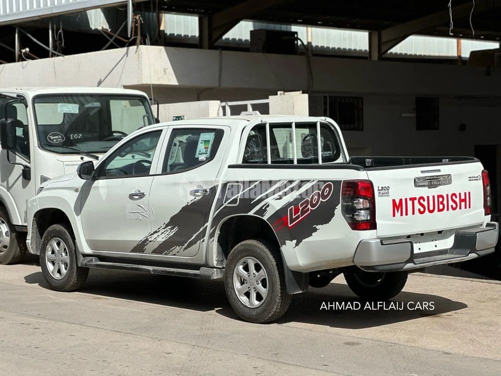 الجديد ميتسوبيشي أل200 2023