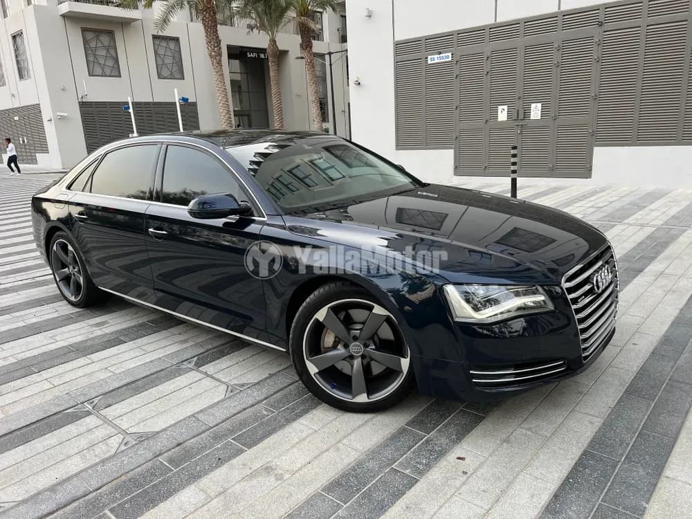 أودي أي8 أل 4.2L 372 HP 2011 مستعملة