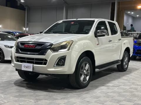 ايسوزو دي-ماكس 3.0L Crew Cab 4WD GT 2016 مستعملة ايسوزو دي-ماكس 3.0L Crew Cab 4WD GT 2016 مستعملة used_cars.forSale