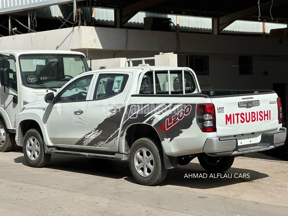 الجديد ميتسوبيشي أل200 2023