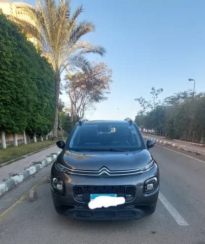 سيتروين C3 Aircross 1.2T Live 2021 مستعملة سيتروين C3 Aircross 1.2T Live 2021 مستعملة used_cars.forSale