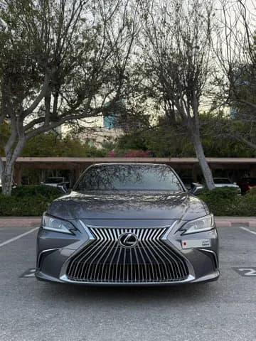 مستعملة لكزس إي أس 350 4 door 3.5L 2021 مستعملة لكزس إي أس 350 4 door 3.5L 2021 used_cars.forSale