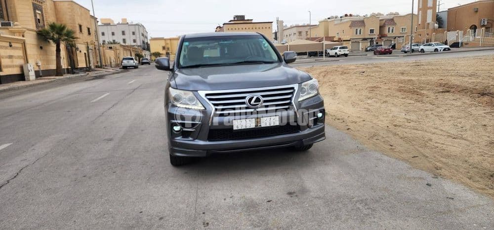 Used Lexus LX 570 2013