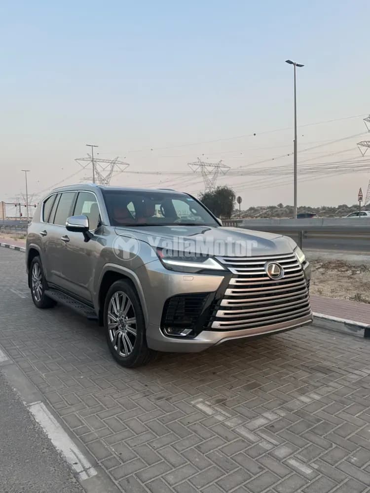 لكزس إل إكس 600 VIP LAUNCH EDITION AWD w/Black Package 4-Seats 2022 مستعملة