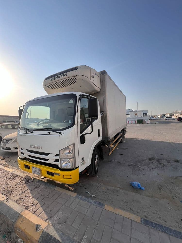 Used Isuzu NPR 2023