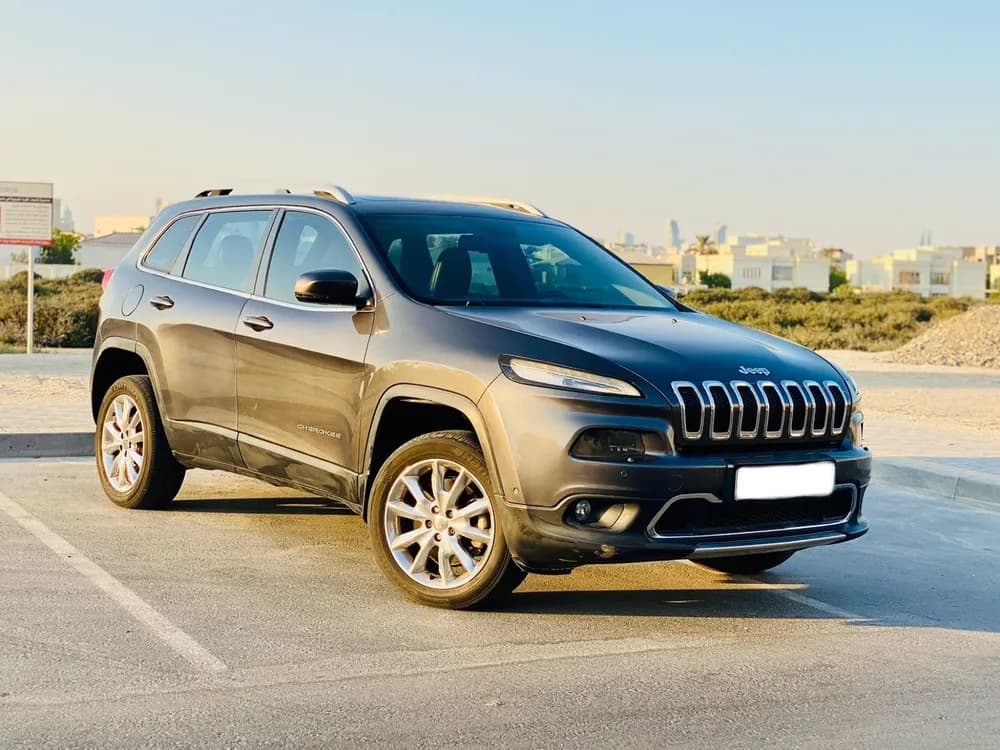 جيب شيروكي Limited 3.2L 2014 مستعملة