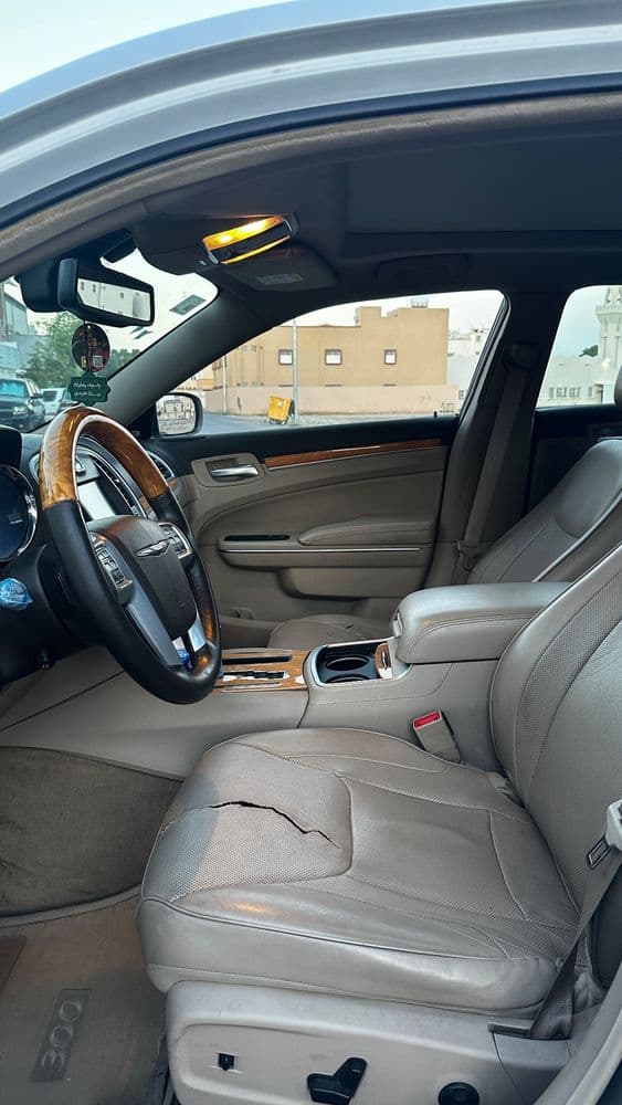 Used Chrysler 300C 5.7L Plus 2014