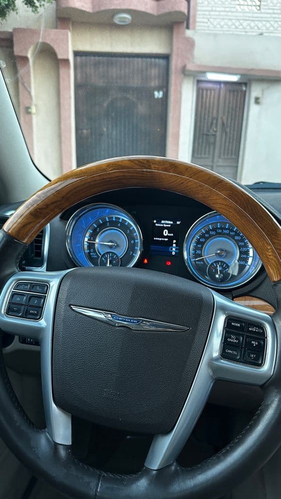 Used Chrysler 300C 5.7L Plus 2014