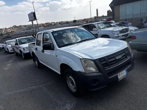 Used Isuzu D-MAX 3.0L Double Cab 4WD (A/T) Full Option 2011 Used Isuzu D-MAX 3.0L Double Cab 4WD (A/T) Full Option 2011 used_cars.forSale