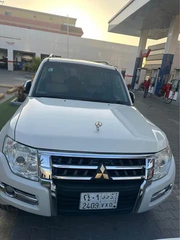 Used Mitsubishi Pajero 3.8L GLS 5 Door high 2018 Used Mitsubishi Pajero 3.8L GLS 5 Door high 2018 used_cars.forSale