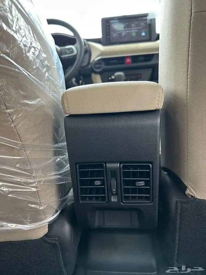 تويوتا يارس 1.3L SE 2026 الجديد