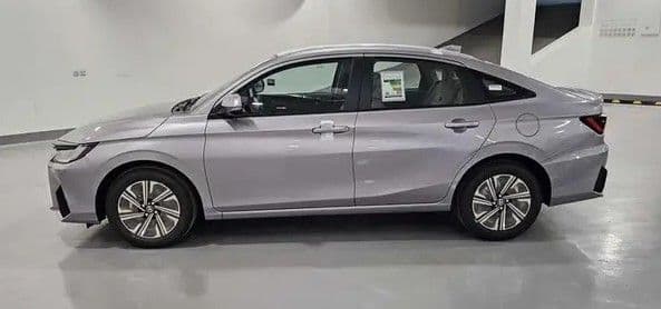 تويوتا يارس 1.3L SE 2026 الجديد