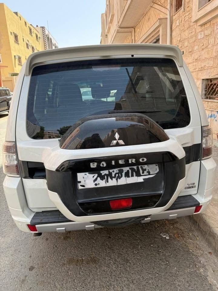 مستعملة ميتسوبيشي باجيرو 3.8L GLS 5 Door high 2017