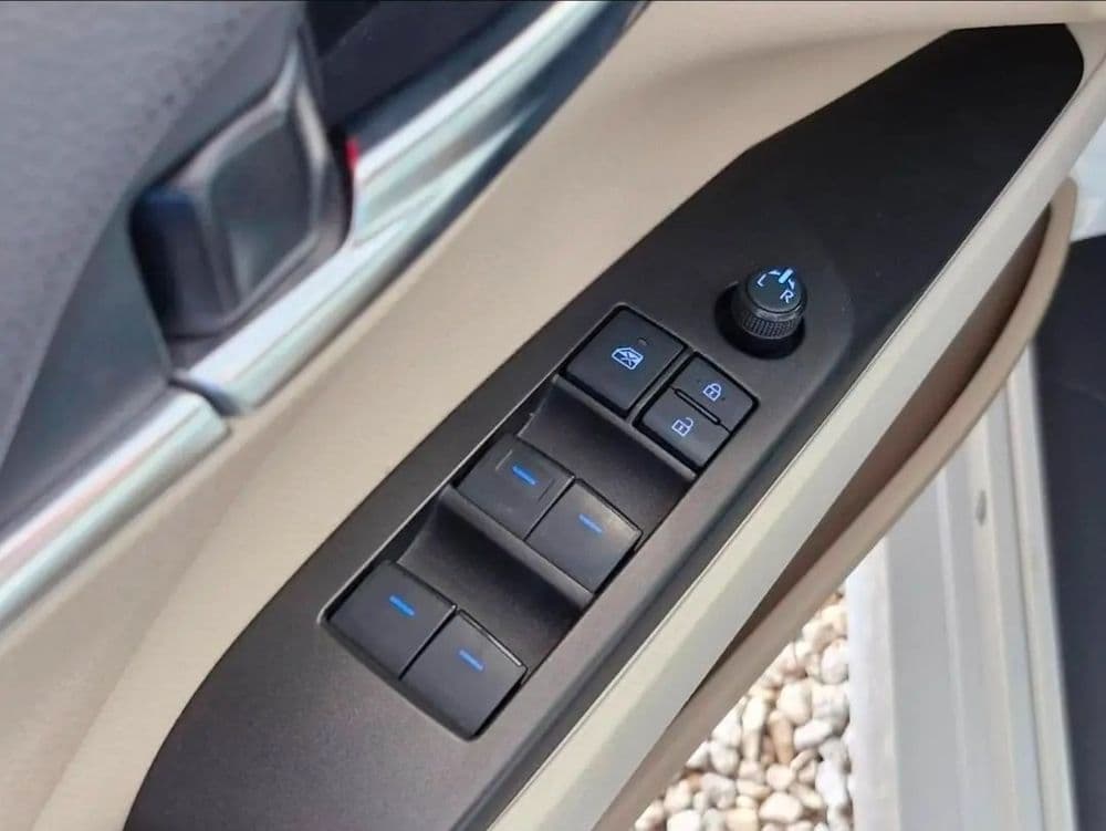 Used Toyota Camry 2.5L LE HEV 2022