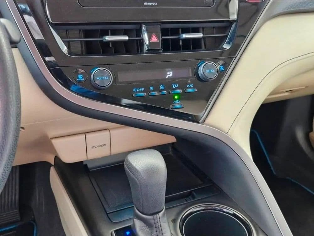 Used Toyota Camry 2.5L LE HEV 2022