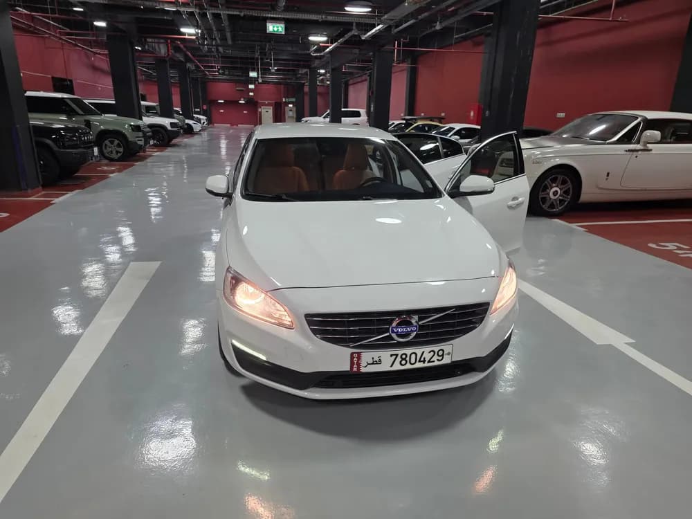 فولفو أس60 T4 SE Lux 2017 مستعملة