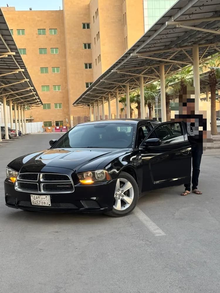 Used Dodge Charger 3.6L SXT Mid Option 2013 Used Dodge Charger 3.6L SXT Mid Option 2013 used_cars.forSale