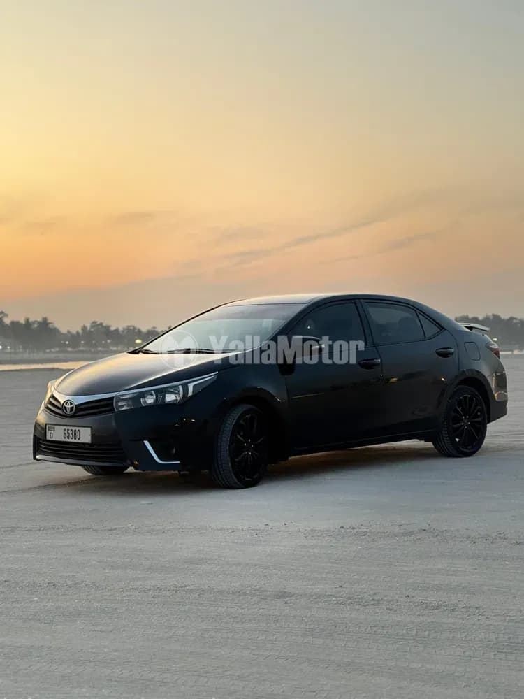 Used Toyota Corolla 2.0 L SE 2015