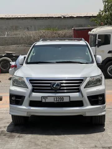 مستعملة لكزس أل أكس 570 5 door 5.7L 2015 مستعملة لكزس أل أكس 570 5 door 5.7L 2015 للبيع