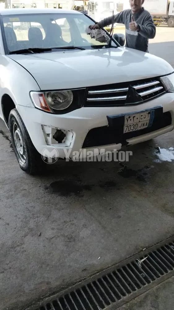 Used Mitsubishi L200 2.4L Double Cab GL (2WD) 2012