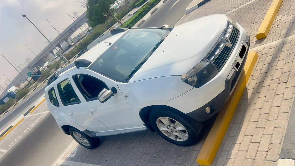 رينو دستر 2.0L PE 4x2 2015 مستعملة