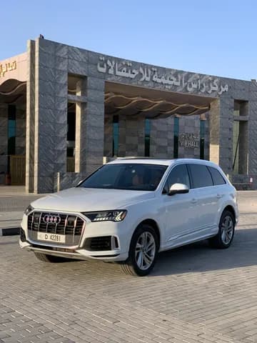 أودي كيو7 3.0L 272 HP 2023 مستعملة أودي كيو7 3.0L 272 HP 2023 مستعملة used_cars.forSale