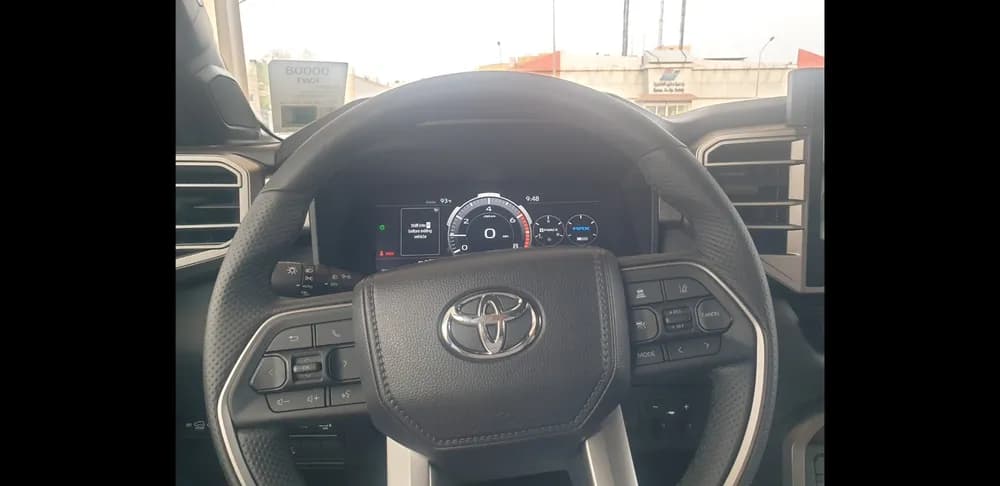 New Toyota Sequoia 3.5L V6 Hybrid (2WD) 2025 New Toyota Sequoia 3.5L V6 Hybrid (2WD) 2025 used_cars.forSale