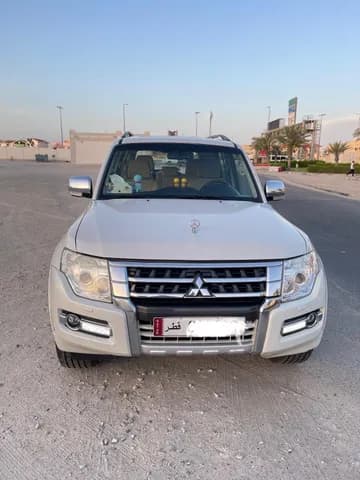 ميتسوبيشي باجيرو 3.5L 5 Door Full 2015 مستعملة ميتسوبيشي باجيرو 3.5L 5 Door Full 2015 مستعملة used_cars.forSale