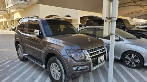Used Mitsubishi Pajero 3.5L 3 Door Mid 2015 Used Mitsubishi Pajero 3.5L 3 Door Mid 2015 for sale