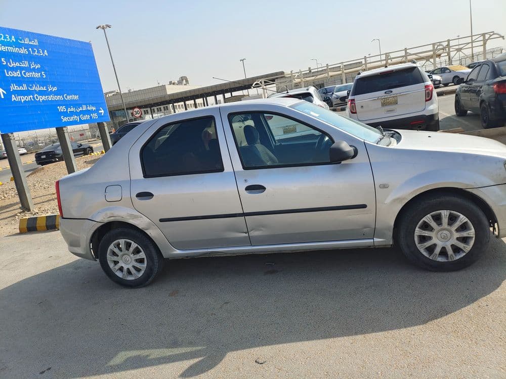 رينو لوجان 4 Door 1.6L Manual 2012 مستعملة