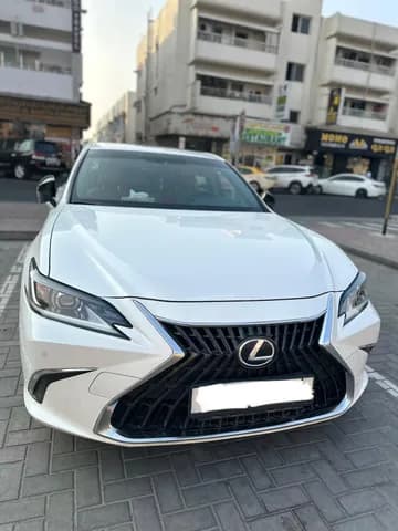 مستعملة لكزس إي إس 300 Hybrid 2022 مستعملة لكزس إي إس 300 Hybrid 2022 used_cars.forSale